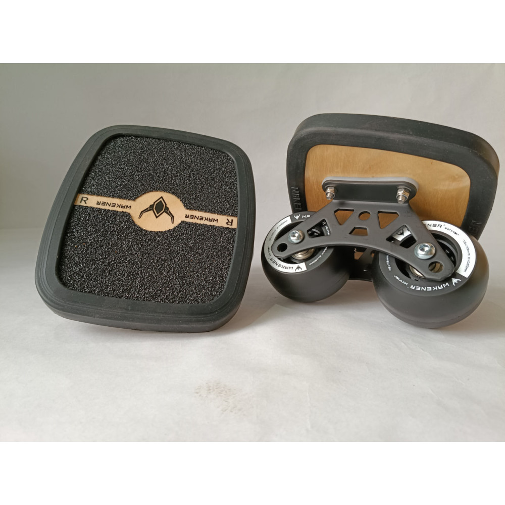 Freeskates Wakener negros, patines ligeros para practicar maniobras y trucos.