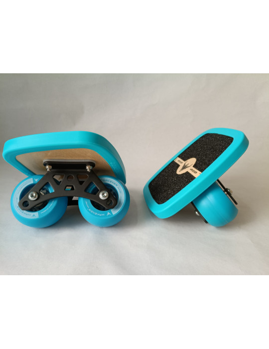 Freeskates Wakener azules, ideales para empezar son patines ligeros para rutas y desplazamientos.