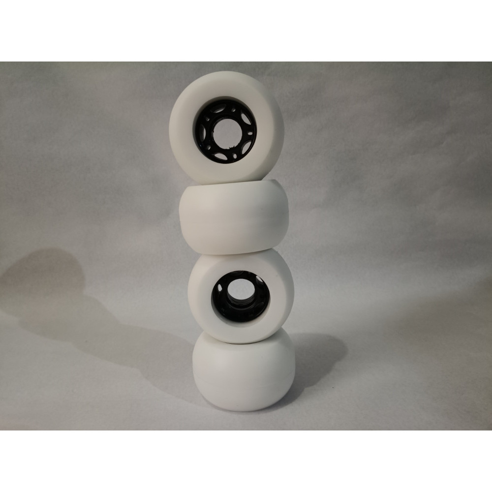 Cuatro ruedas blancas para freeskates baratas.